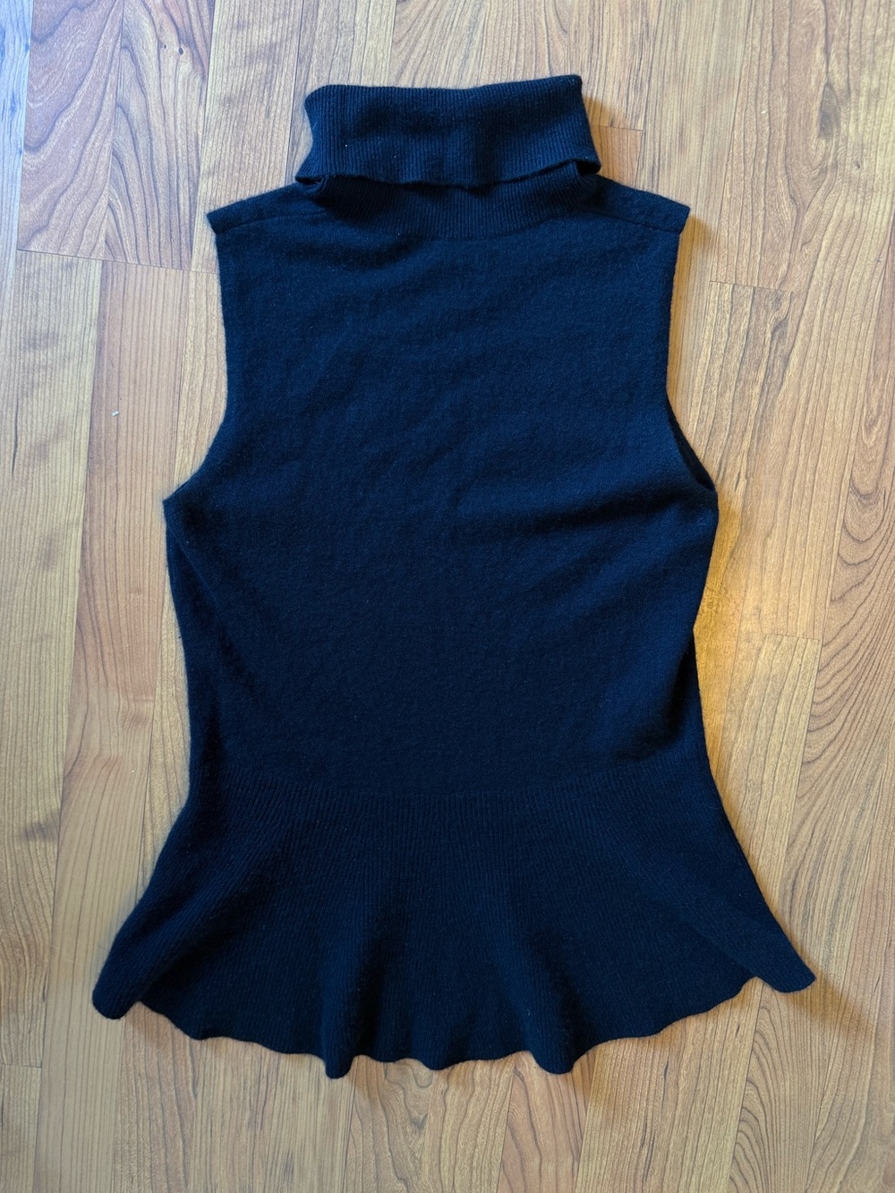 Sleeveless Black Turtleneck Peplum Knit Top 100% Cashmere